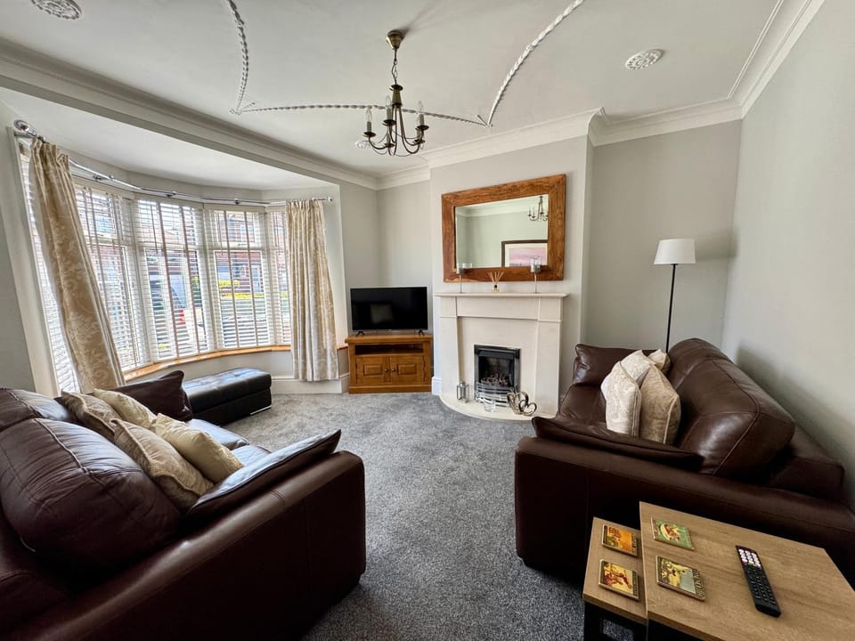Whitley Family Retreat, Fabulous extended home House in Whitley Bay