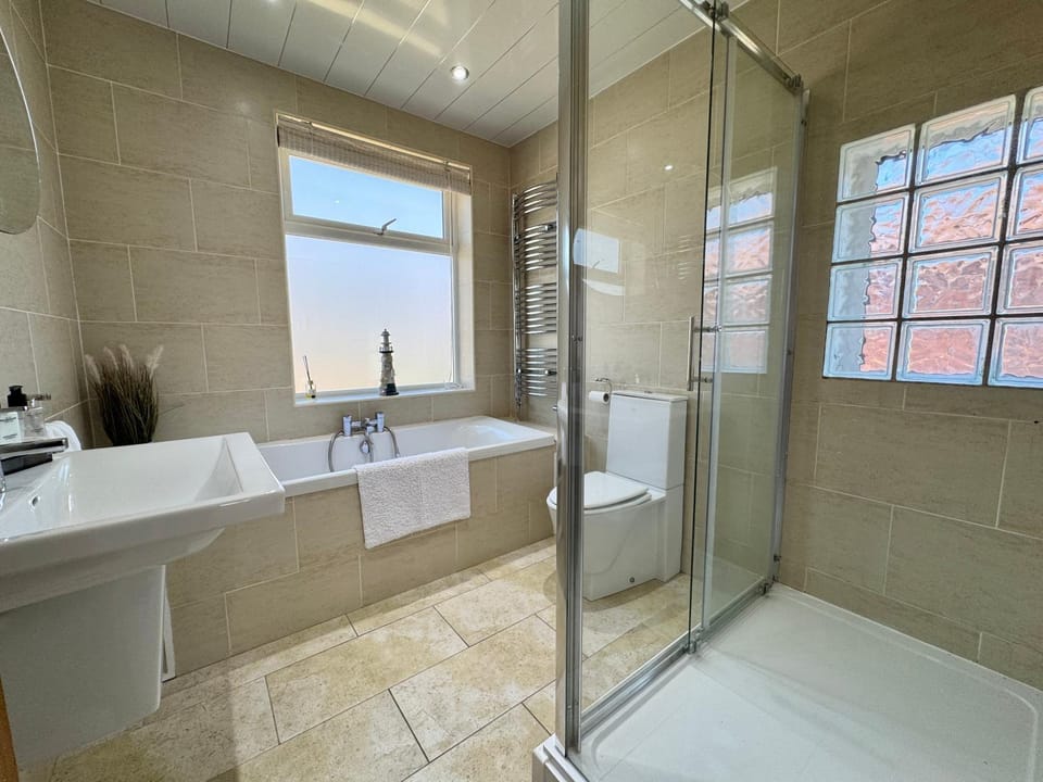 Whitley Family Retreat, Fabulous extended home House in Whitley Bay