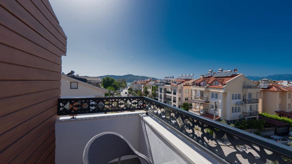 Property building, Day, Natural landscape, View (from property/room), Balcony/Terrace, City view, Sea view