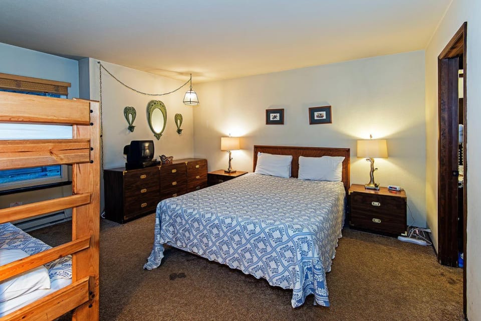 Horizons 4 - Year-Round Outdoor Activities House in Mammoth Lakes
