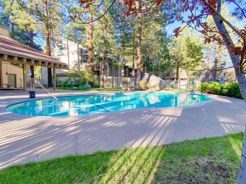 Horizons 4 - Year-Round Outdoor Activities House in Mammoth Lakes