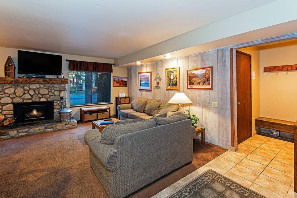 Horizons 4 - Excellent for Groups House in Mammoth Lakes