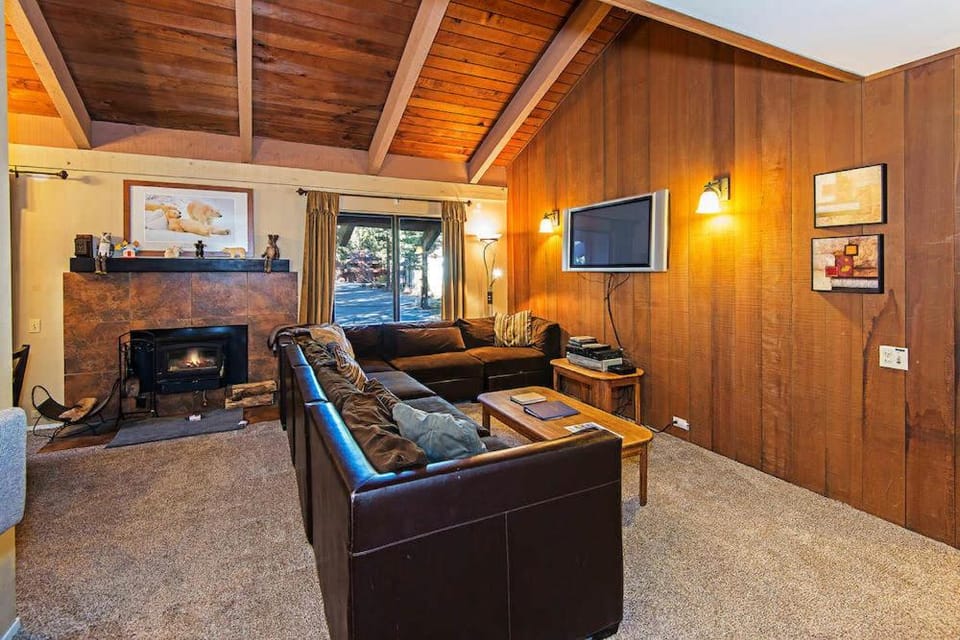 Horizons 4 - Walk to Shops & Eateries House in Mammoth Lakes
