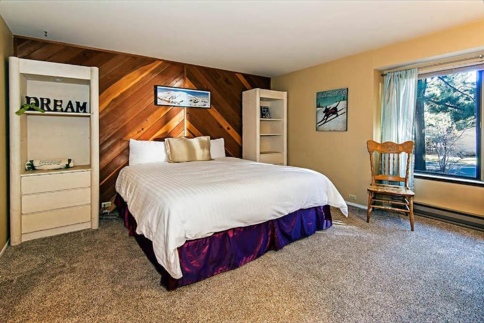Horizons 4 - Walk to Shops & Eateries House in Mammoth Lakes