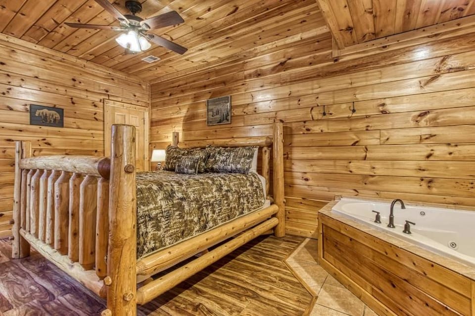 Sunshine and Whiskey by Avada Properties House in Pigeon Forge