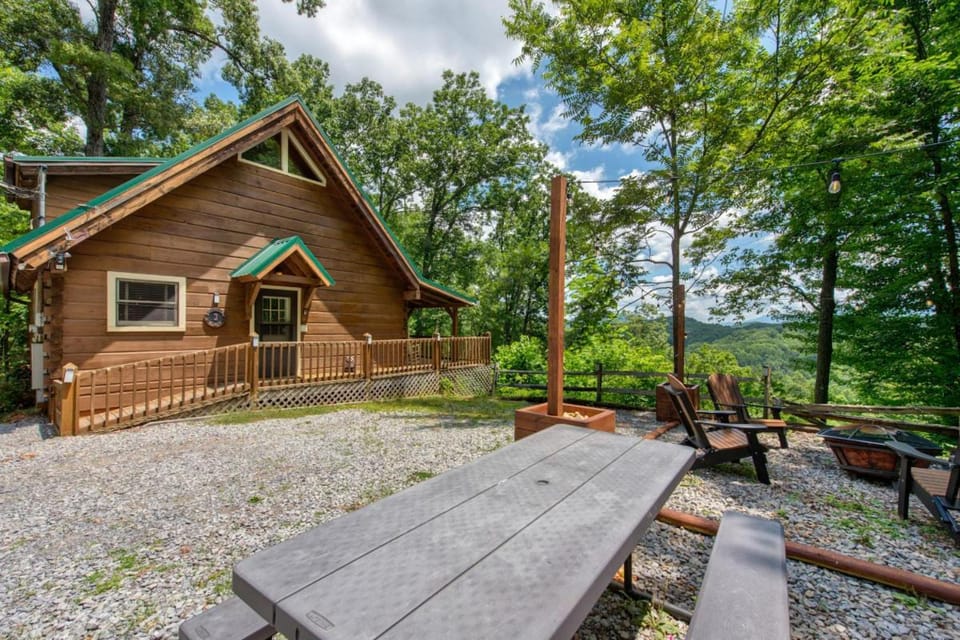 Sunrise Pointe by Avada Properties House in Sevier County