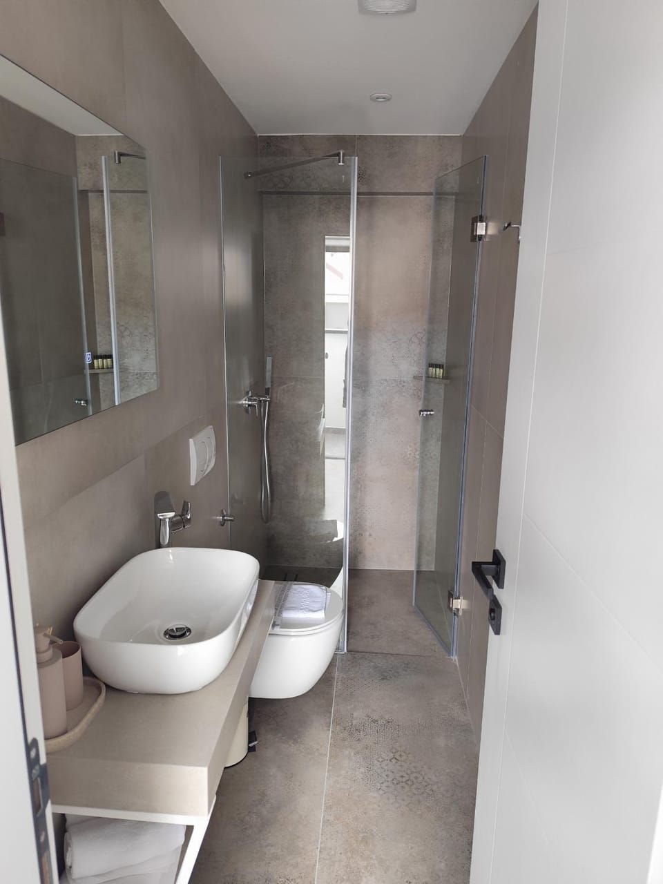Shower, Toilet, Bathroom