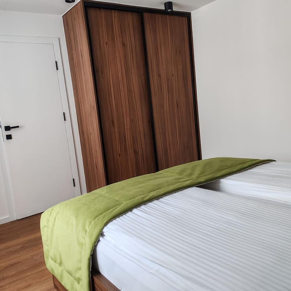 Bed, Bedroom, wardrobe