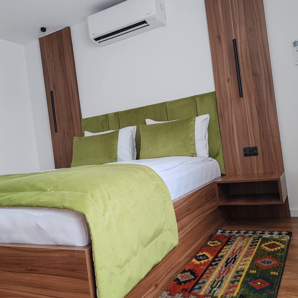 Bed, Photo of the whole room, Bedroom, air conditioner