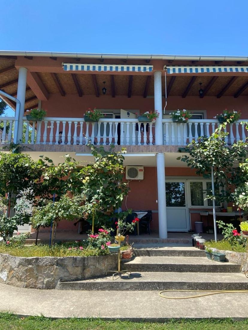 Apartmani Jasminka Bed and Breakfast in Serbia