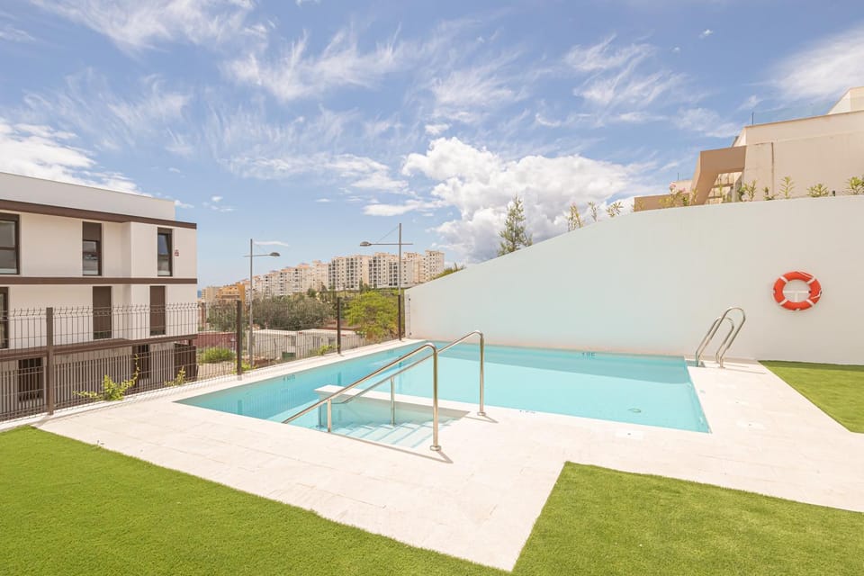 Property building, Day, Solarium, Pool view, Swimming pool, Swimming pool