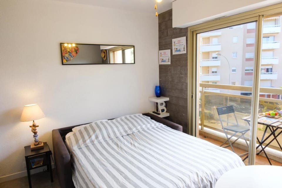 Beautiful studio with balcony - near beach Apartment in Sainte-Maxime