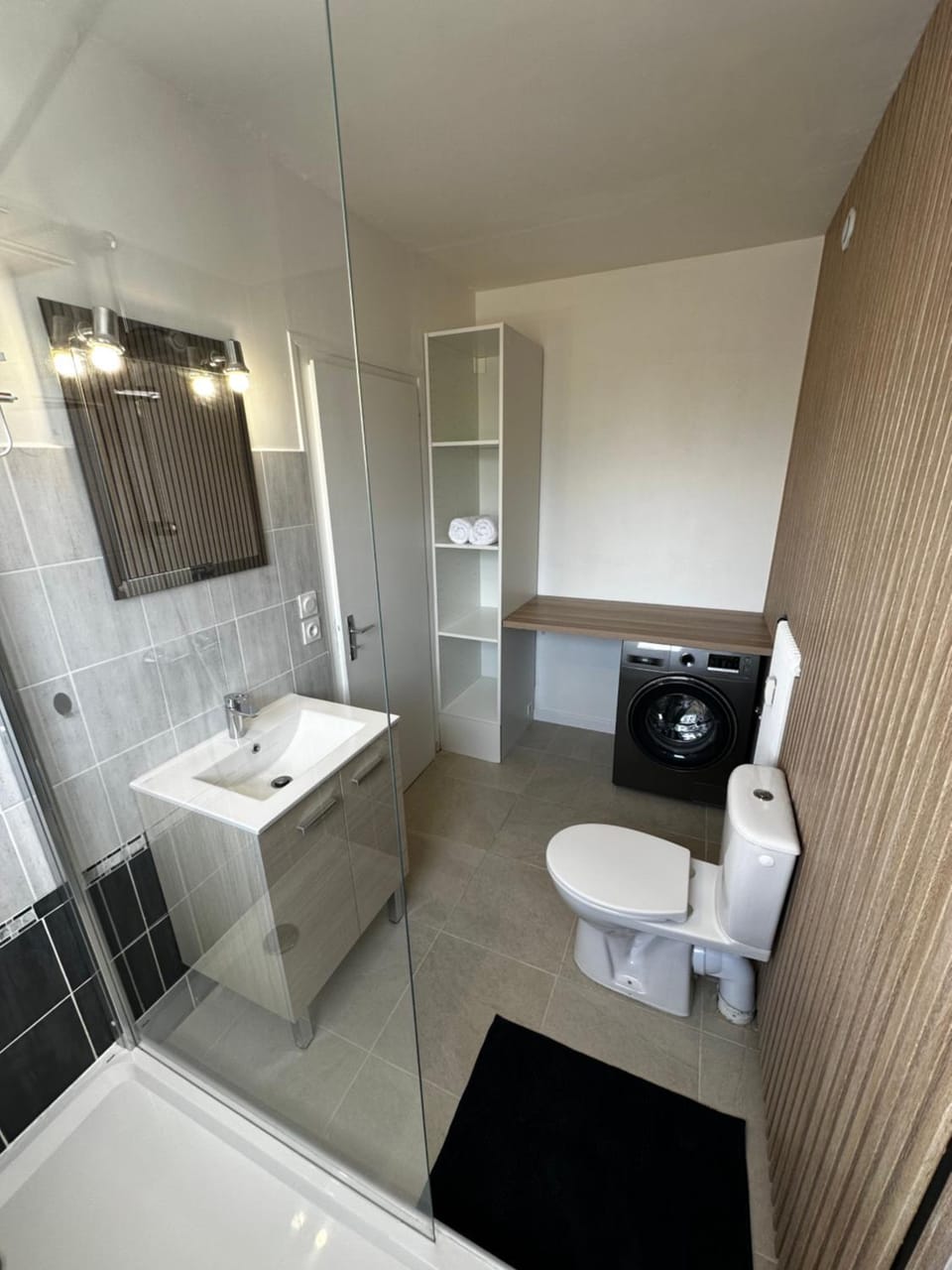 Toilet, Bathroom, washing machine