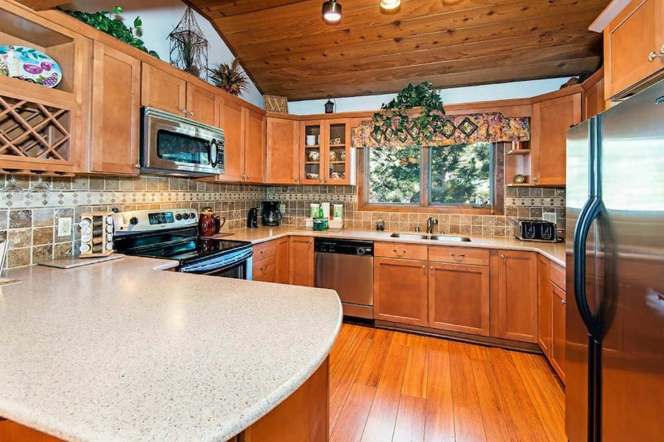 Winterset #02 Shared Hot Tub & Pool House in Mammoth Lakes