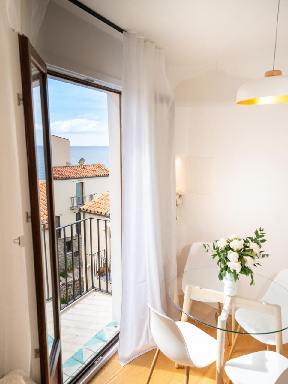 Patio, Natural landscape, View (from property/room), Balcony/Terrace, Living room, Seating area, Dining area, Sea view, Internal: Not applicable to any particular room