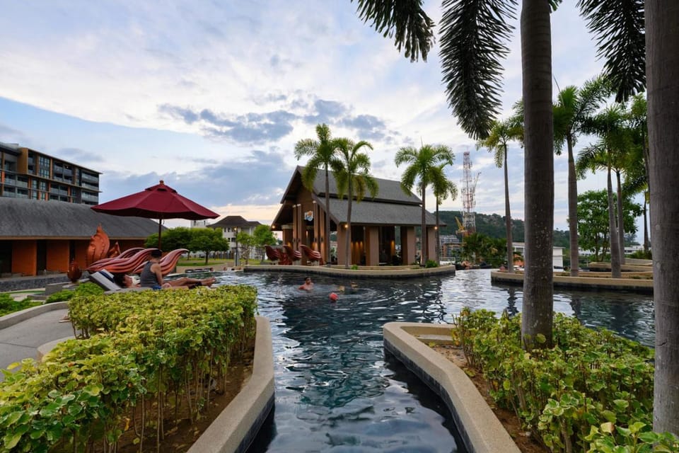 Day, Swimming pool