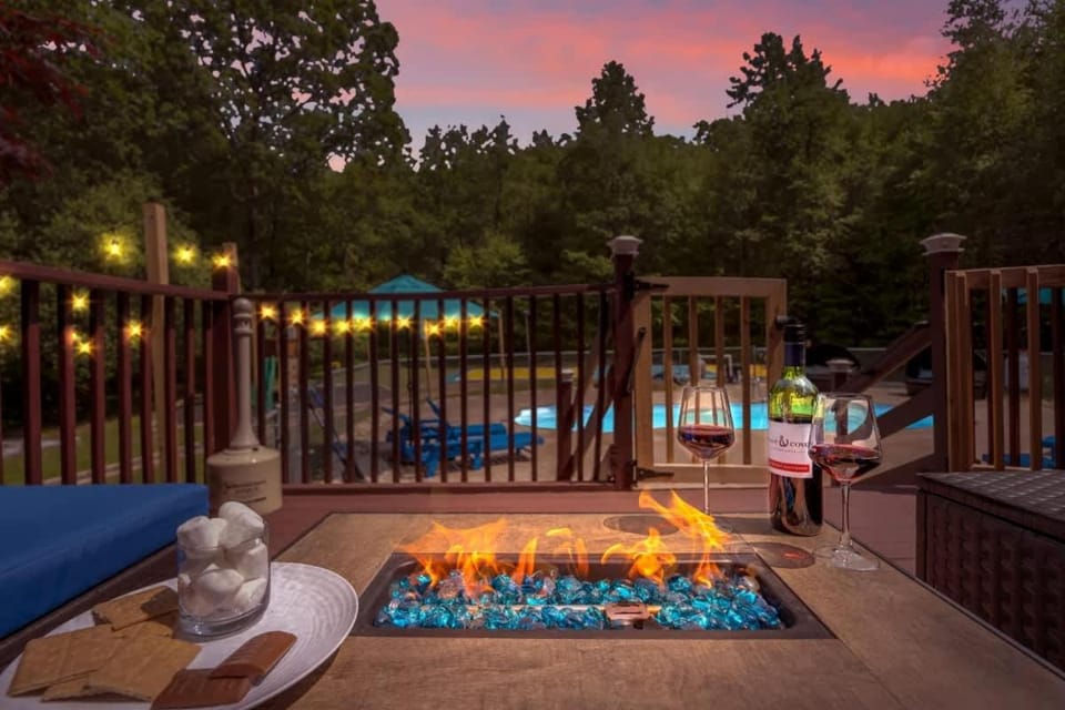 Sleeps 14 Pool Hot Tub Sauna Pickleball Arcade House in Pocono Mountains