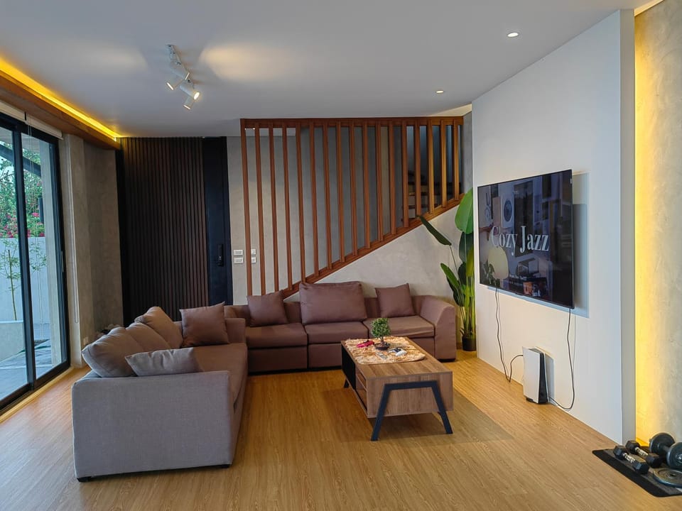 TV and multimedia, Living room, Seating area