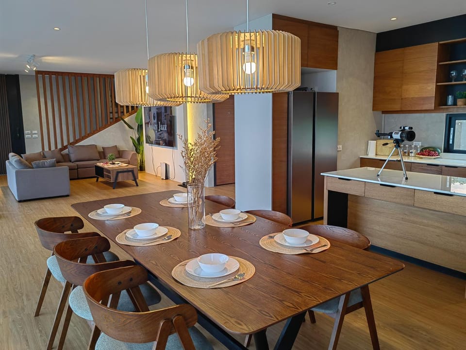 Coffee/tea facilities, Kitchen or kitchenette, Food and drinks, Dining area, Food, minibar