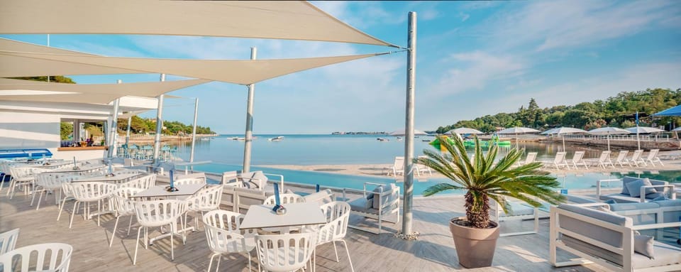 Restaurant/places to eat, Sea view