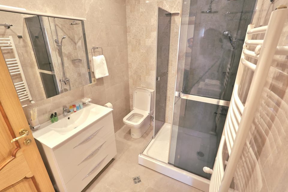 Shower, Bath
