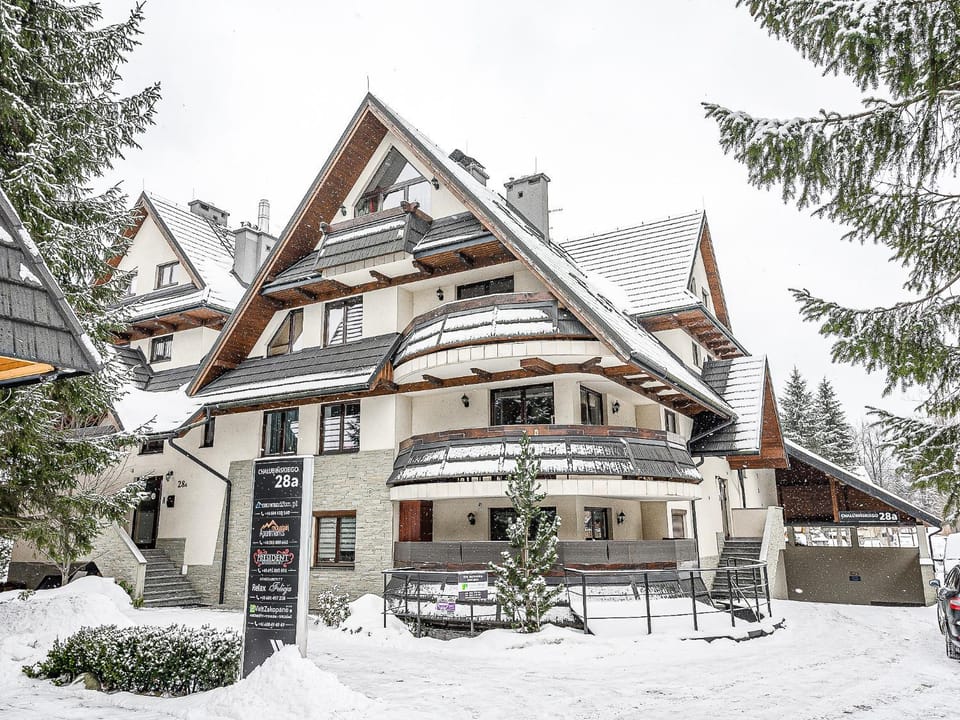 Property building, Winter