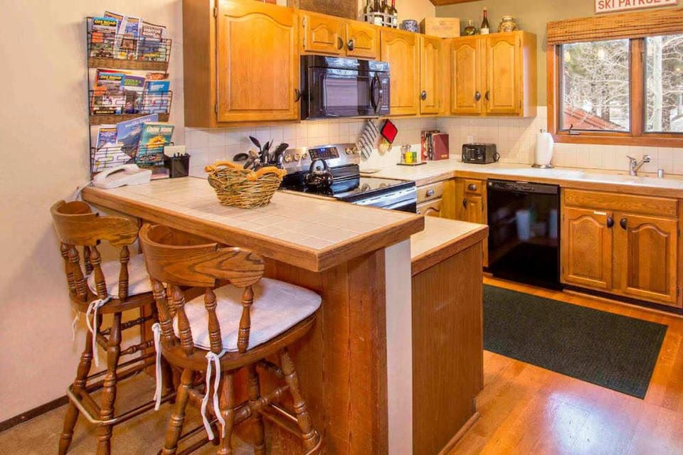 Winterset #28 Shared Hot Tub & Sauna House in Mammoth Lakes