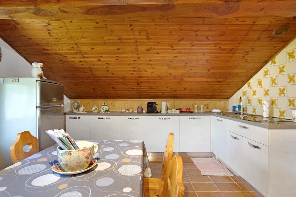 Property building, Kitchen or kitchenette, Living room