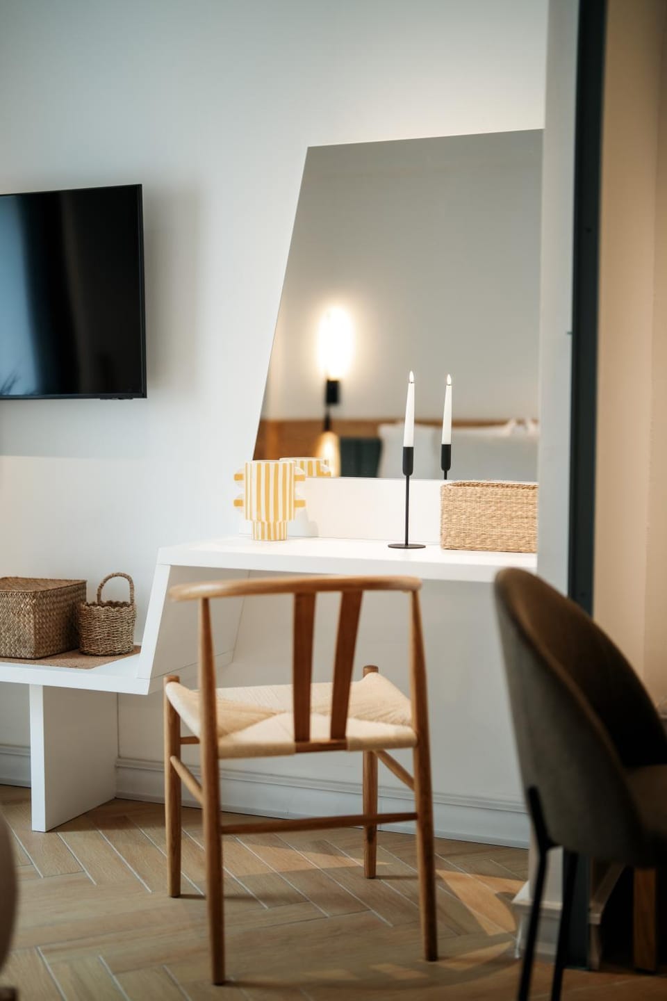 TV and multimedia, Kitchen or kitchenette, Living room, Seating area, Dining area