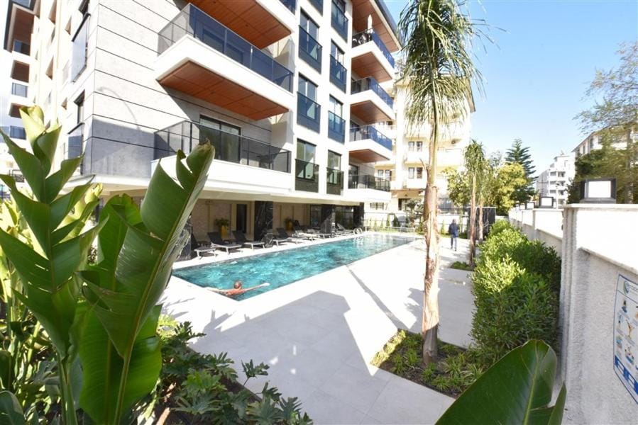 Property building, Garden view, Swimming pool, sunbed