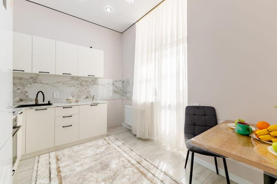 Kitchen or kitchenette, Dining area, stove