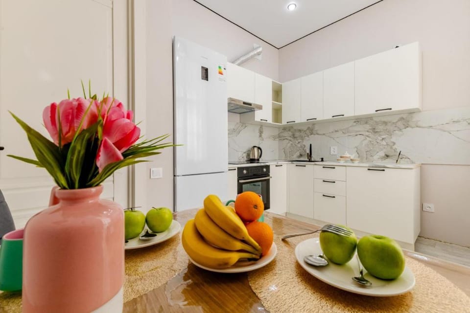 Kitchen or kitchenette, oven, stove