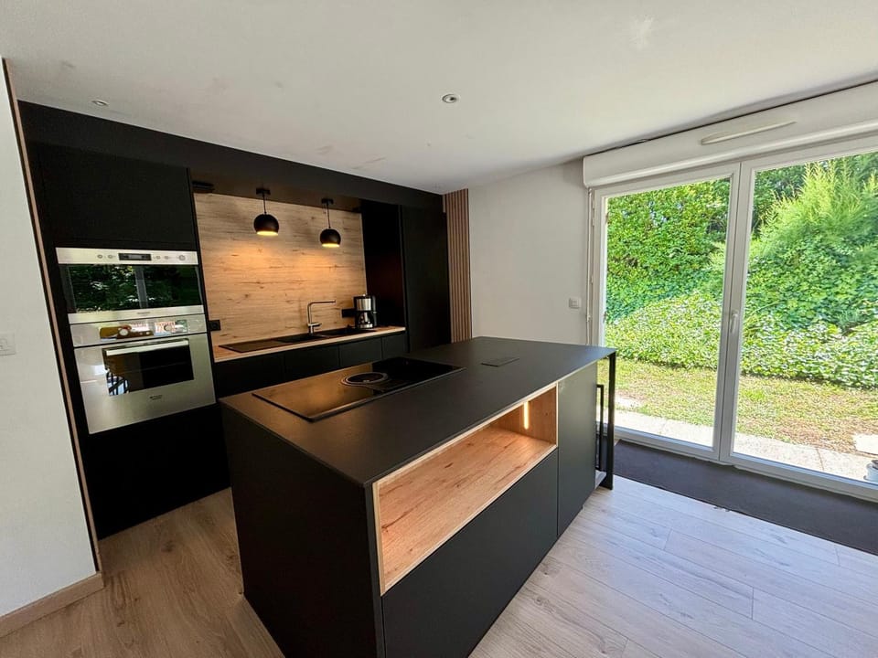 Kitchen or kitchenette, Living room