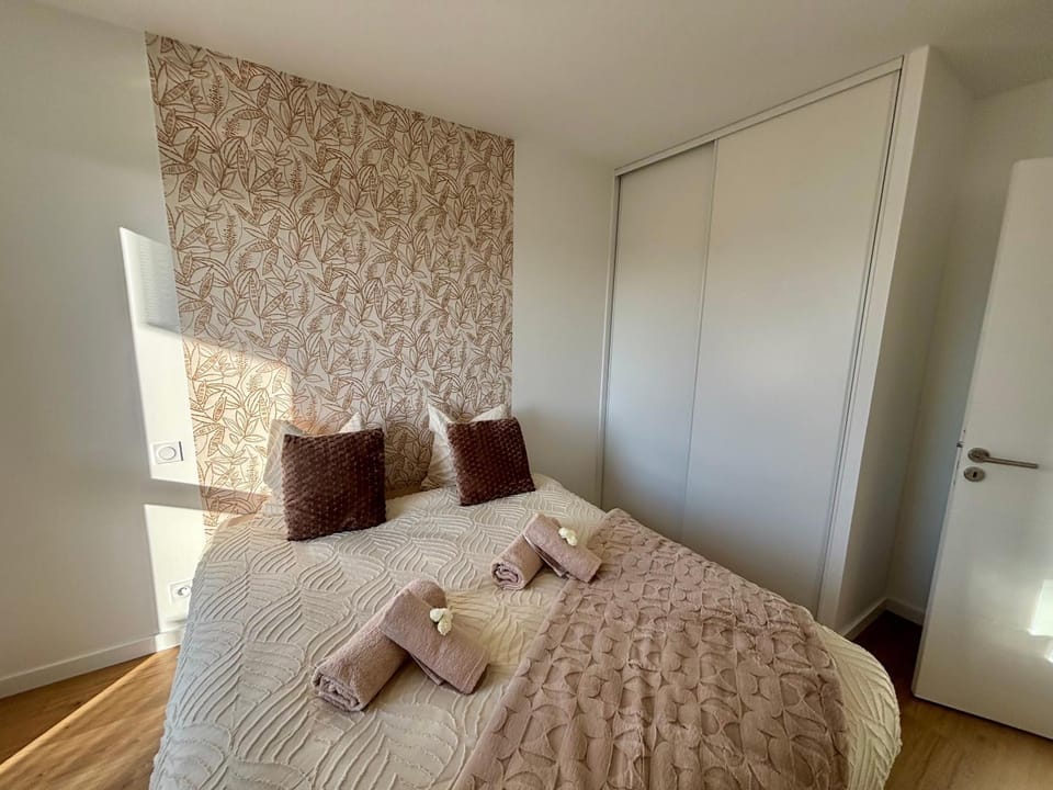 Living room, Bedroom