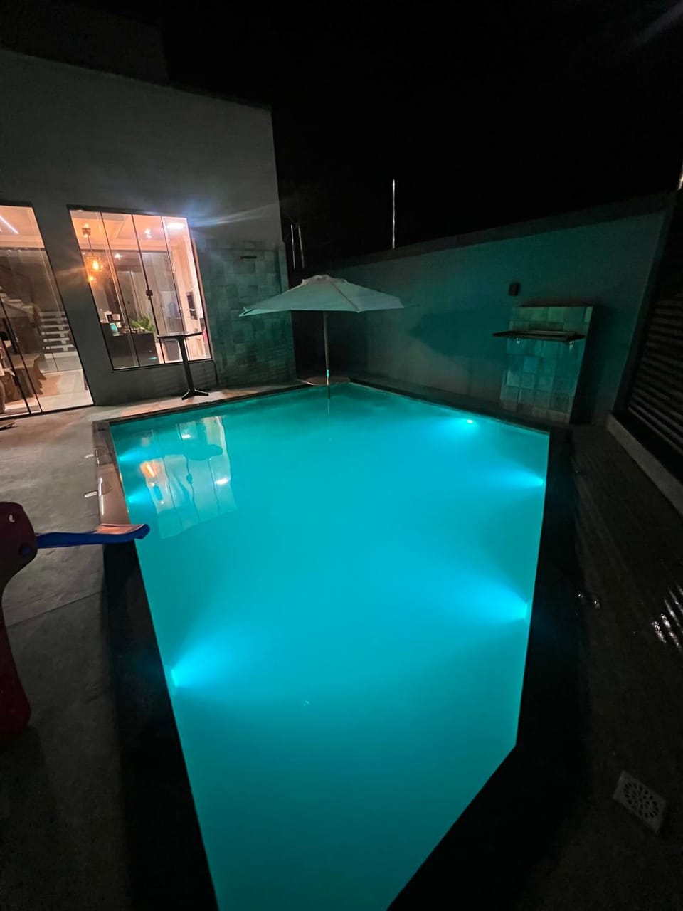 Property building, Swimming pool