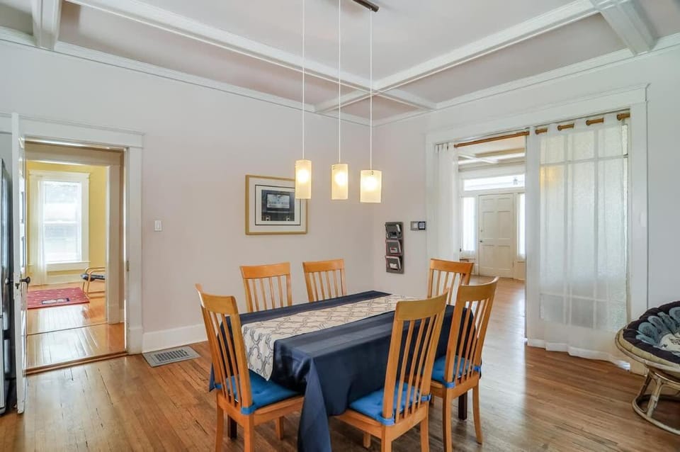 The Hummingbird Retreat by Stay Local Nashville Apartment in Nashville