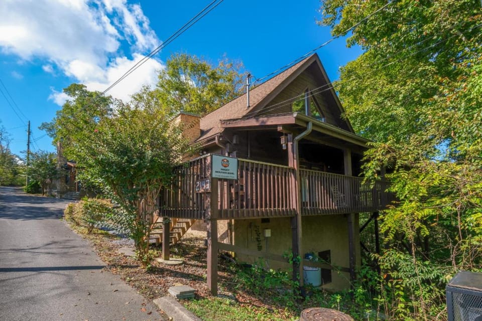 Smoky Mountain Jewel Unit 2 by Avada Properties House in Sevierville