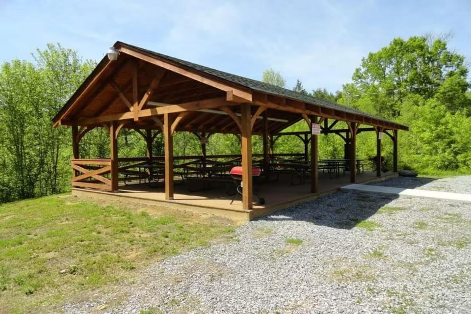 Smoky Mountain Hideout by Avada Properties House in Sevierville