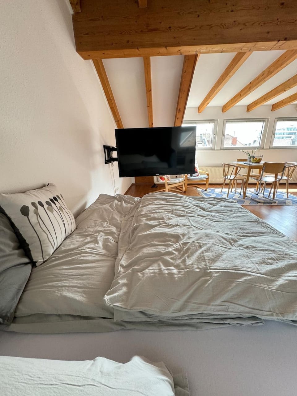 Cozy loft with a view, central, close to tradefair Apartment in Neuss