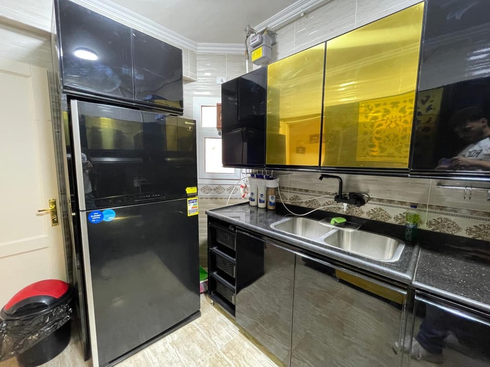 Kitchen or kitchenette, oven