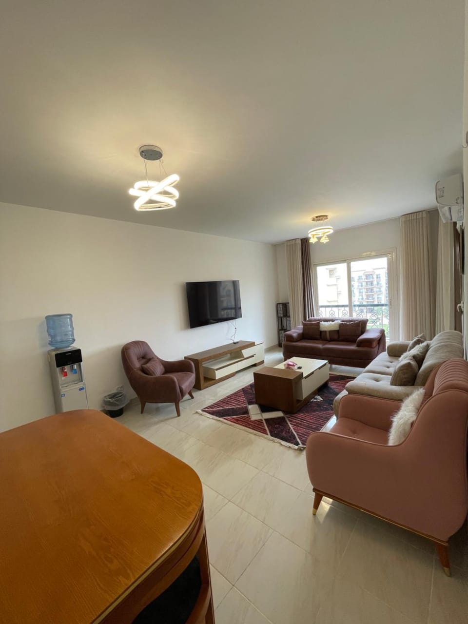 TV and multimedia, Living room, Seating area, Evening entertainment