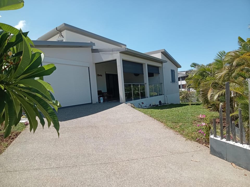 La Quiétude Entre Mer et Forêt avec piscine, chez l'habitant, 4 étoiles Vacation rental in Réunion