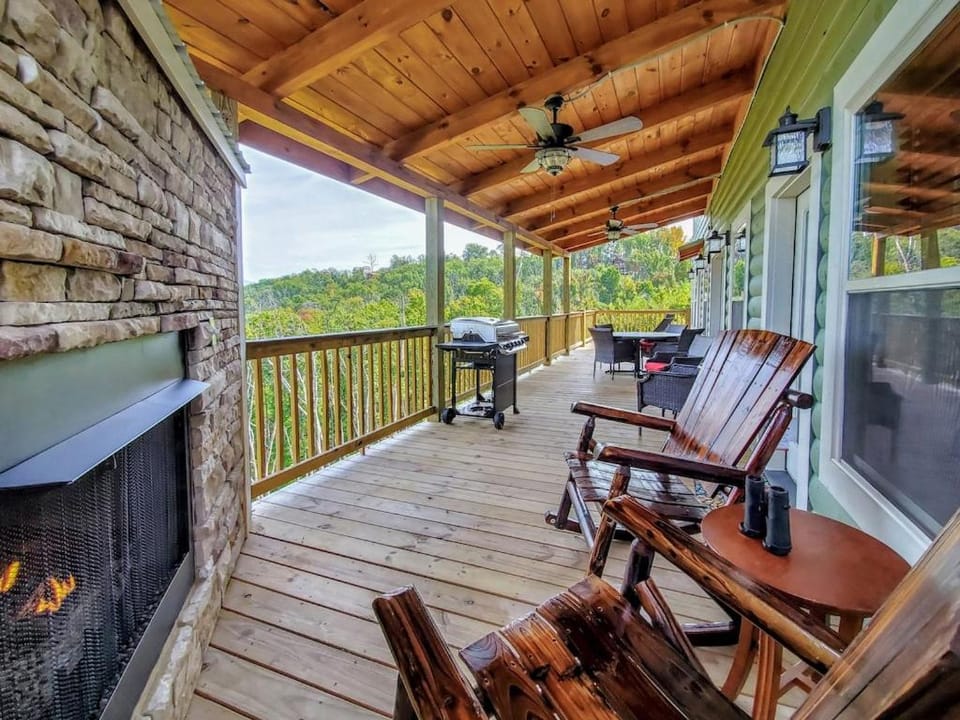 Smoky Mountain Dreams by Avada Properties House in Gatlinburg