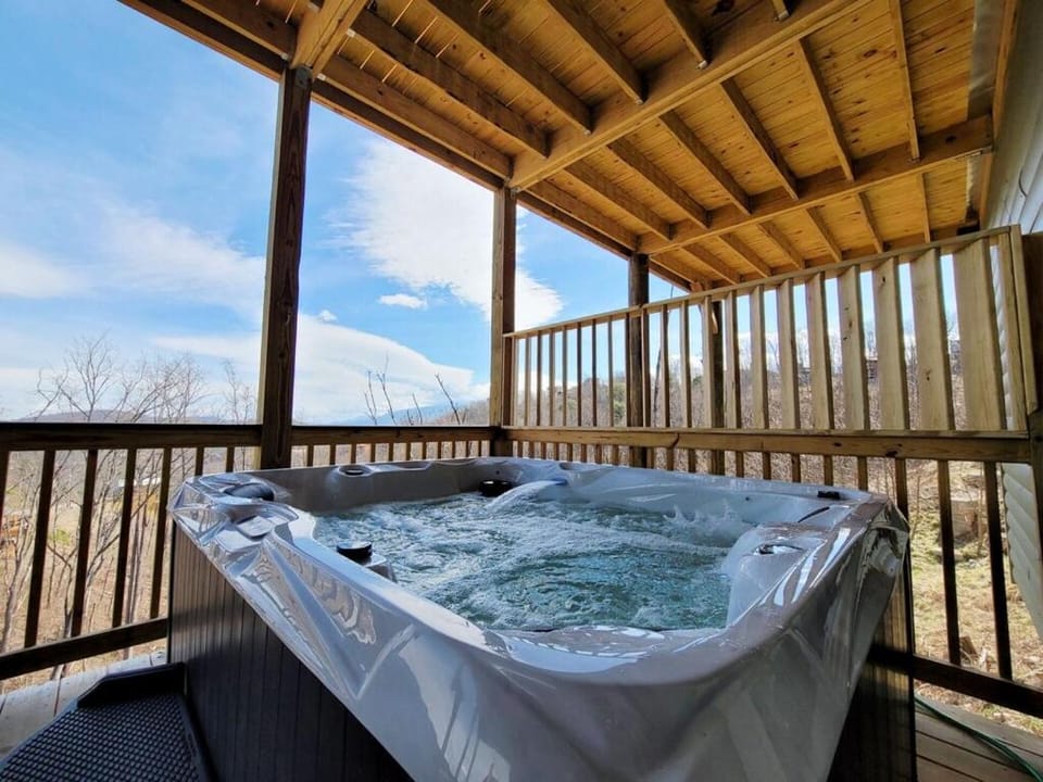 Smoky Mountain Dreams by Avada Properties House in Gatlinburg