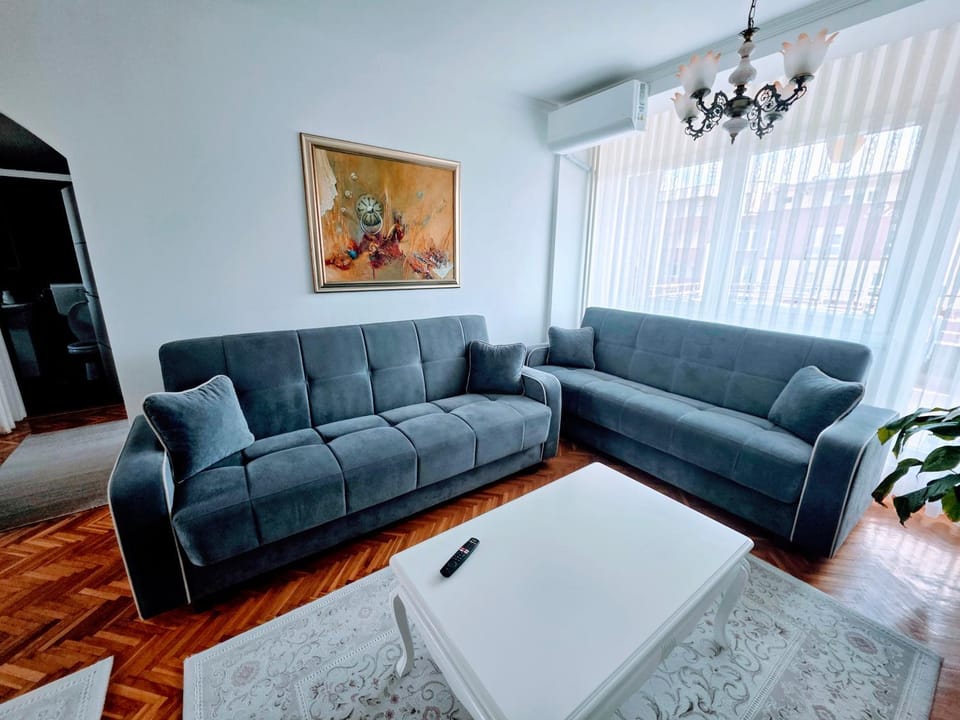 Living room, Seating area, air conditioner