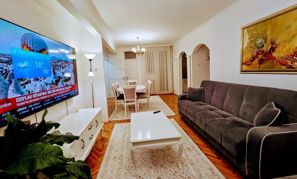 Communal lounge/ TV room, TV and multimedia, Living room, Seating area, Evening entertainment