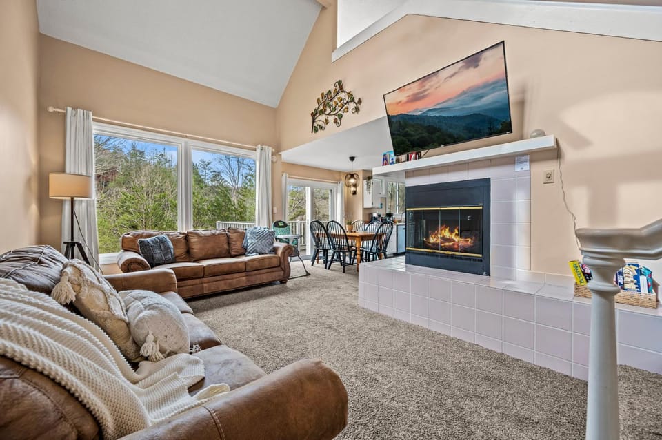 Smoky Dreams 2 by Avada Properties House in Gatlinburg