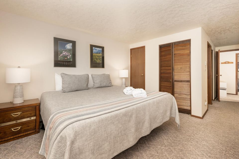 Bed, Bedroom, furniture, wardrobe