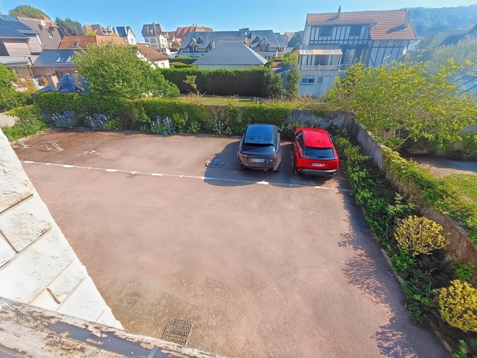 Blonville sur Mer, 2 minute walk to beach, 2 parking spaces and balcony Apartment in Blonville-sur-Mer