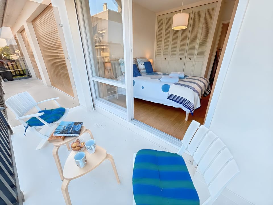 Blonville sur Mer, 2 minute walk to beach, 2 parking spaces and balcony Apartment in Blonville-sur-Mer